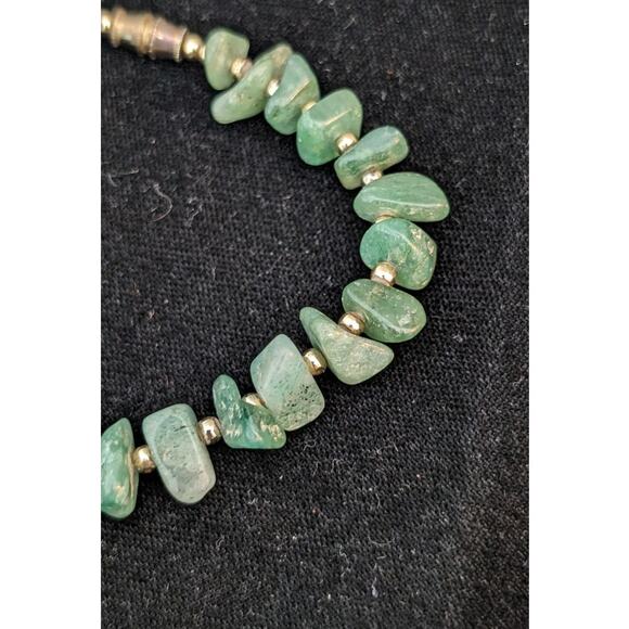 Vintage Green Gemstone Chip Bracelet W/ Barrel Clasp - Picture 5 of 8